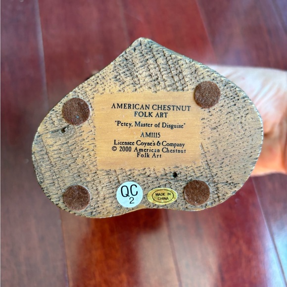 American chestnut folk art “petey master of disguise”  year 2000 bear figurine - Picture 7 of 9
